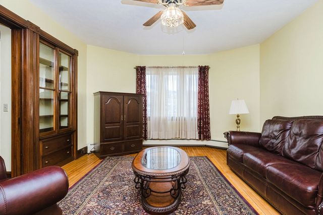 18 Central Ave, Seekonk, MA 02771