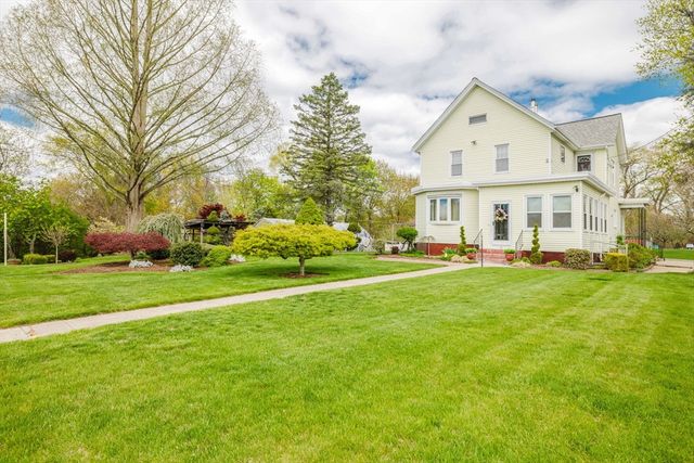 18 Central Ave, Seekonk, MA 02771