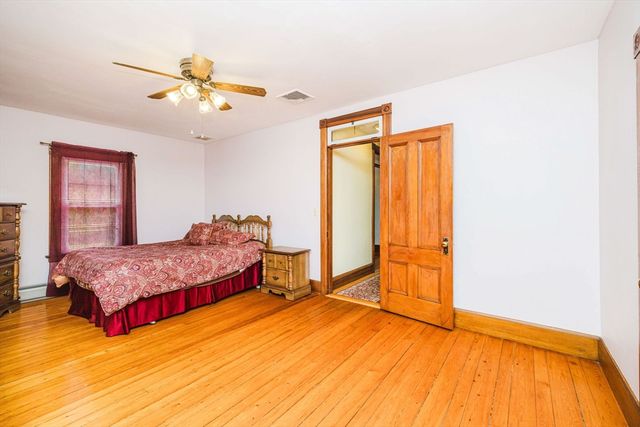 18 Central Ave, Seekonk, MA 02771