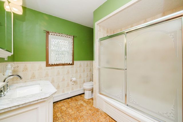 18 Central Ave, Seekonk, MA 02771