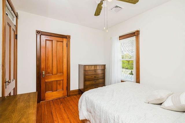 18 Central Ave, Seekonk, MA 02771