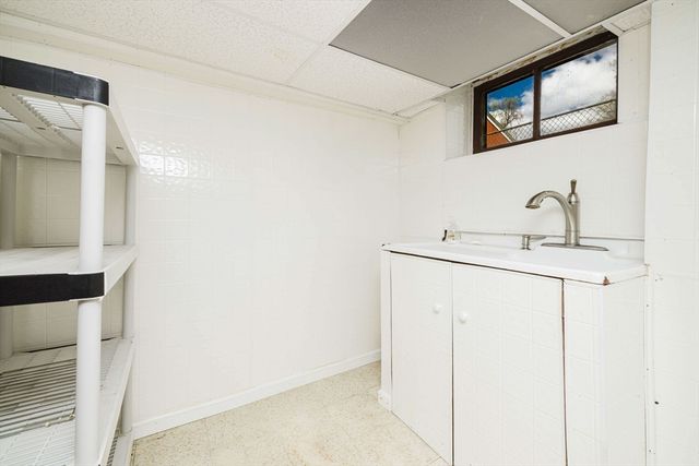 18 Central Ave, Seekonk, MA 02771