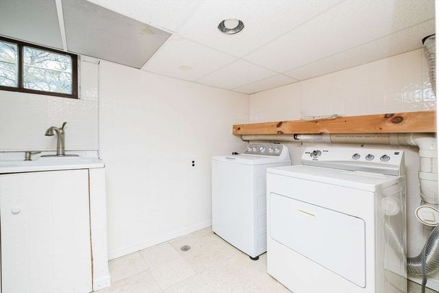18 Central Ave, Seekonk, MA 02771