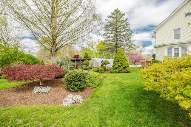 18 Central Ave, Seekonk, MA 02771