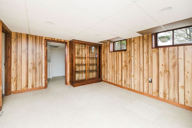 18 Central Ave, Seekonk, MA 02771