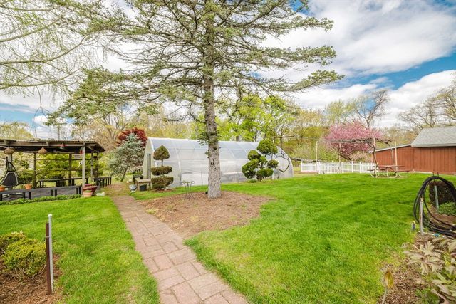 18 Central Ave, Seekonk, MA 02771