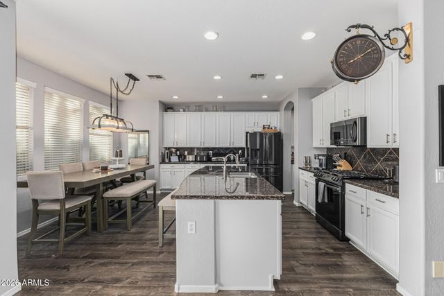 2415 S Whetstone Place, Chandler, AZ 85286