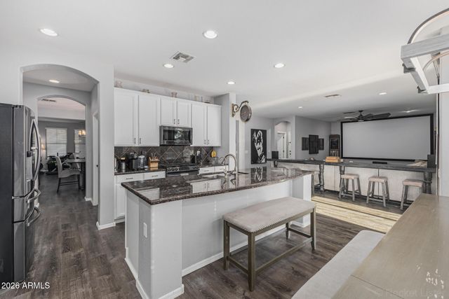 2415 S Whetstone Place, Chandler, AZ 85286