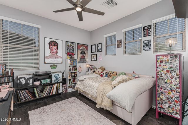 2415 S Whetstone Place, Chandler, AZ 85286