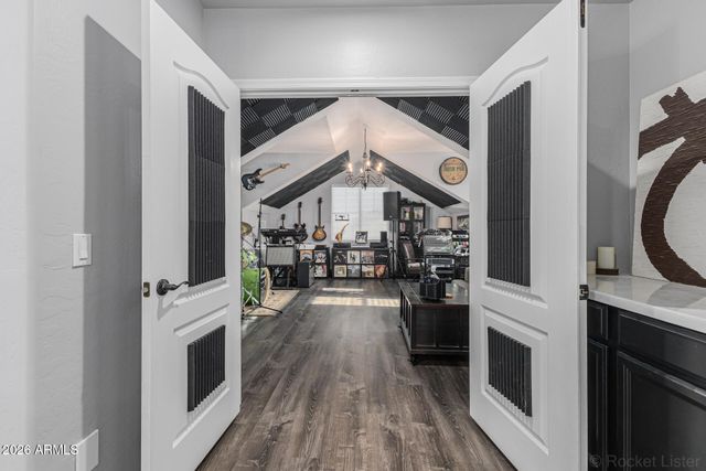 2415 S Whetstone Place, Chandler, AZ 85286