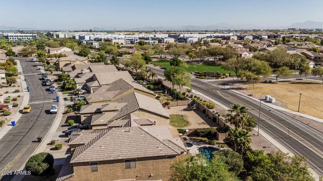 2415 S Whetstone Place, Chandler, AZ 85286