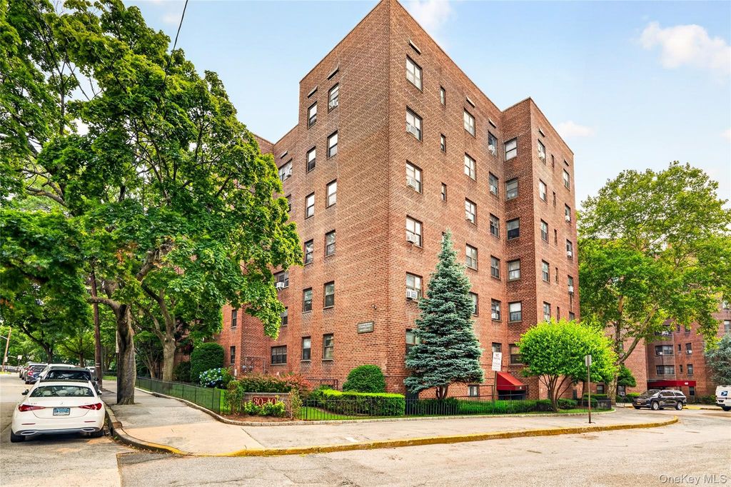 30 Fleetwood Avenue 4F, Fleetwood, NY 10552