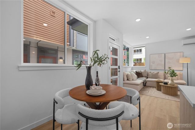 6538 A Latona Avenue NE, Seattle, WA 98115