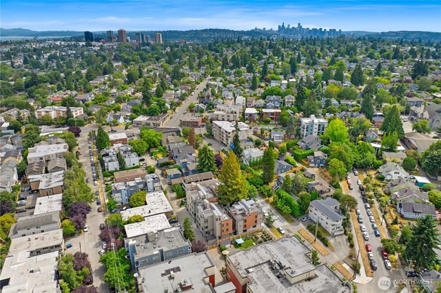 6538 A Latona Avenue NE, Seattle, WA 98115
