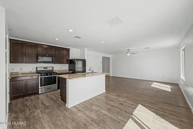 5984 S Antrim Loop, Tucson, AZ 85706
