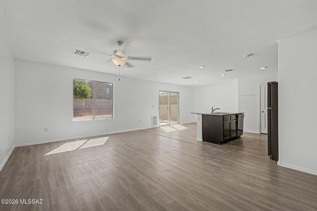 5984 S Antrim Loop, Tucson, AZ 85706