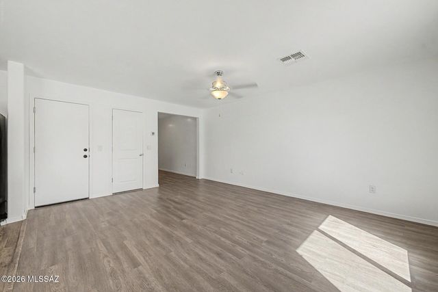 5984 S Antrim Loop, Tucson, AZ 85706