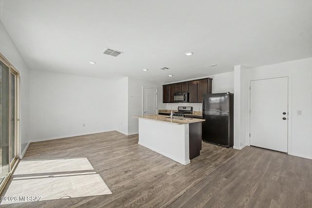 5984 S Antrim Loop, Tucson, AZ 85706