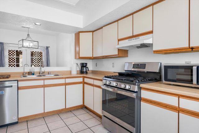 4628 Rockaway Loop NE, Rio Rancho, NM 87124