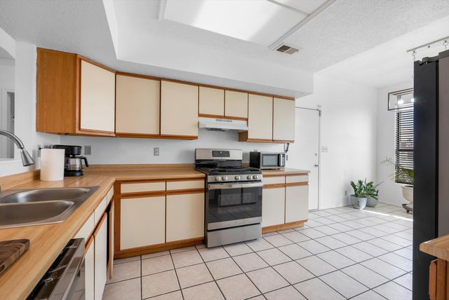 4628 Rockaway Loop NE, Rio Rancho, NM 87124