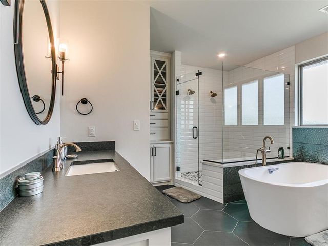 2517 Sandplum Lane, Goldsby, OK 73093