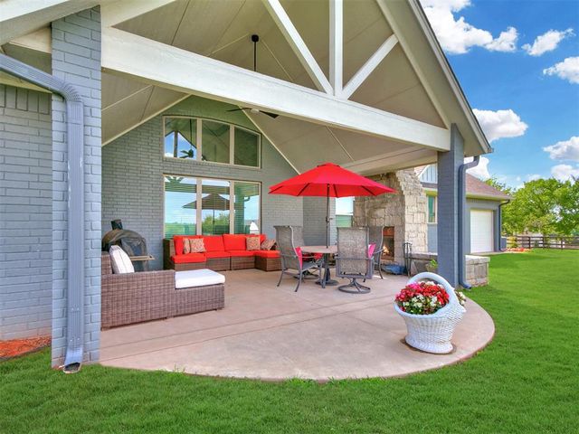 2517 Sandplum Lane, Goldsby, OK 73093