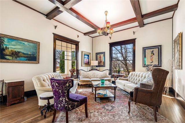 508 W Central Avenue, Bentonville, AR 72712