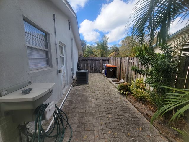 356 30th Avenue, Vero Beach, FL 32968