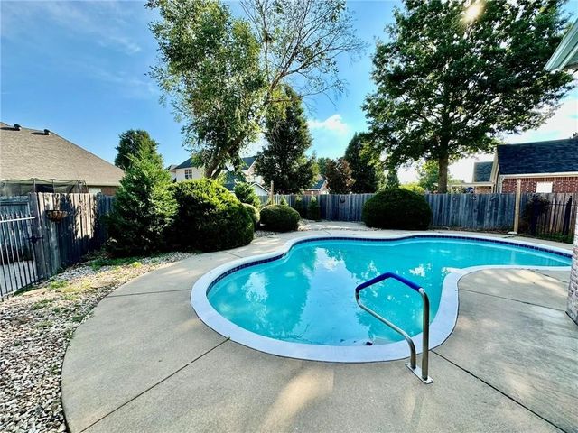 4619 W Knoll View Way, Rogers, AR 72758