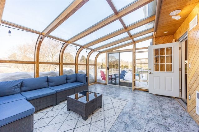 11 Valdora Dr, Stoneham, MA 02180