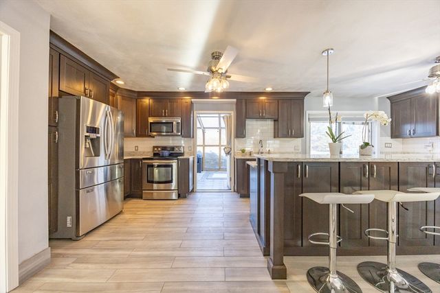 11 Valdora Dr, Stoneham, MA 02180