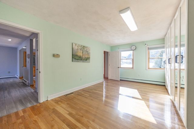 11 Valdora Dr, Stoneham, MA 02180