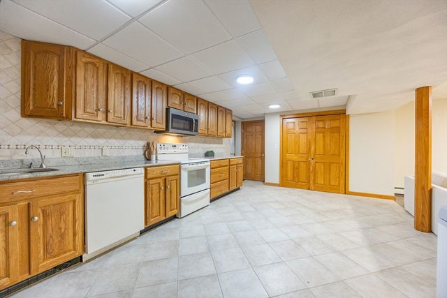 11 Valdora Dr, Stoneham, MA 02180