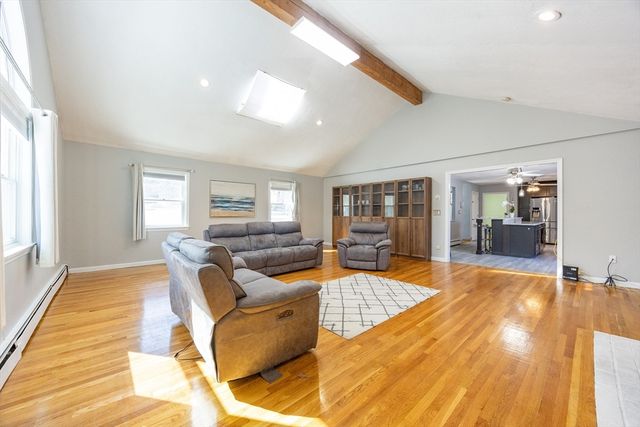 11 Valdora Dr, Stoneham, MA 02180