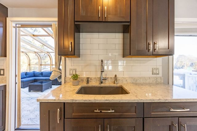 11 Valdora Dr, Stoneham, MA 02180