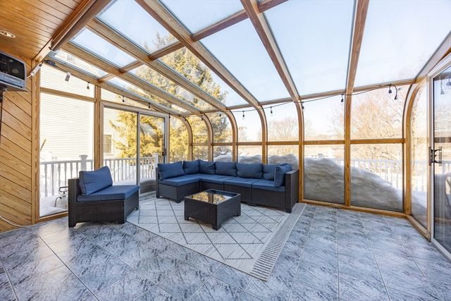 11 Valdora Dr, Stoneham, MA 02180