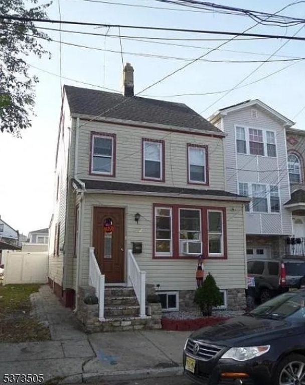 842 Martin St, Elizabeth City, NJ 07201