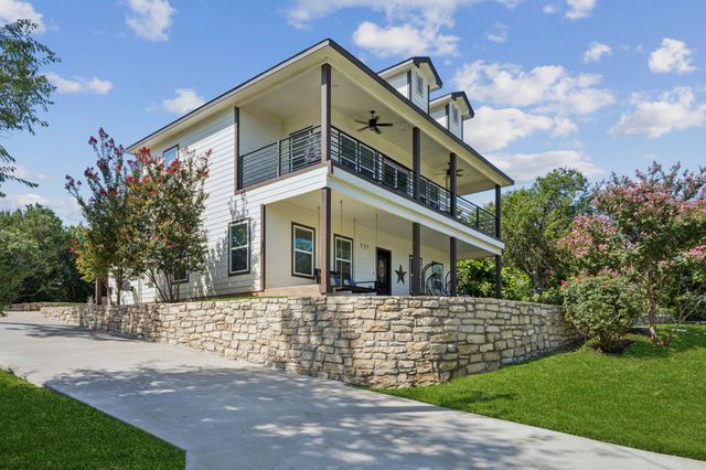 721 Rock Harbor Court, Granbury, TX 76048