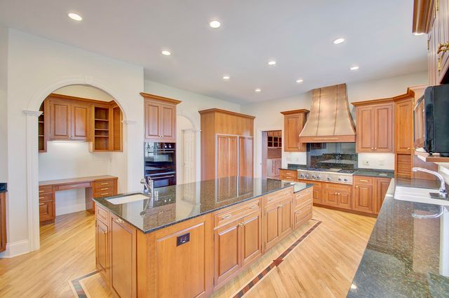 114 W Maple Avenue, Fort Mitchell, KY 41011