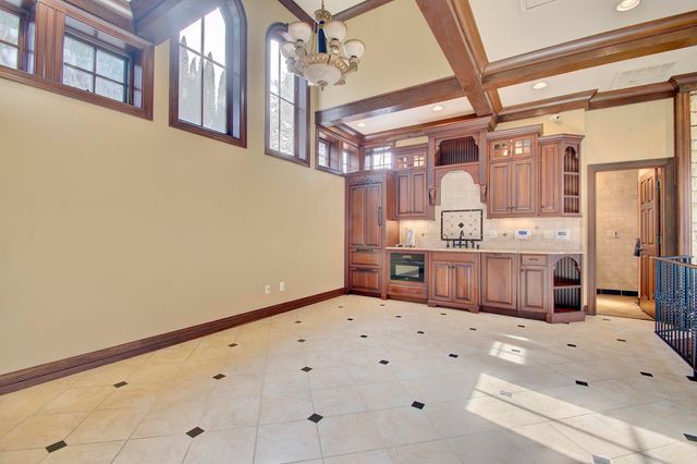 114 W Maple Avenue, Fort Mitchell, KY 41011