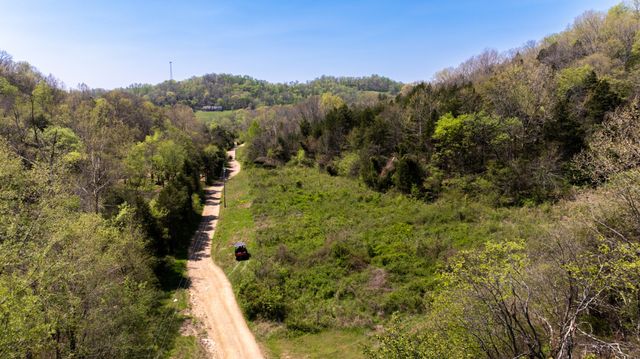 510 Rogues Fork Rd, Bethpage, TN 37022