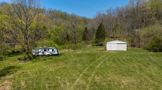 510 Rogues Fork Rd, Bethpage, TN 37022