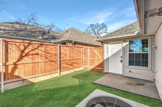 914 W Houston Street, Sherman, TX 75092