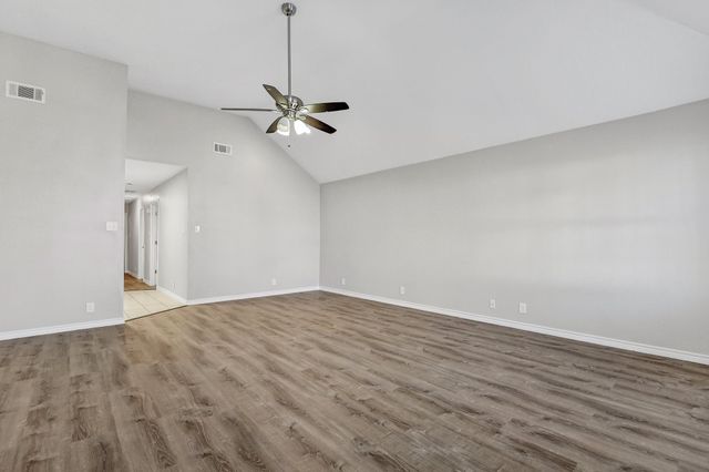914 W Houston Street, Sherman, TX 75092