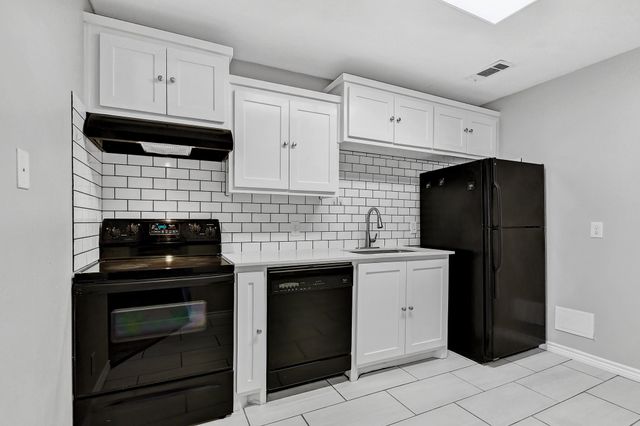 914 W Houston Street, Sherman, TX 75092