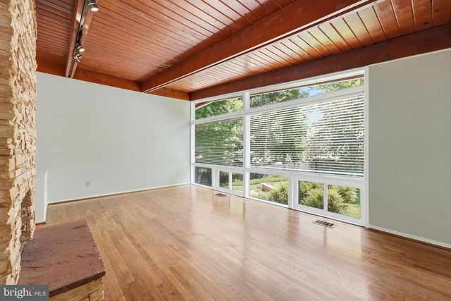 3005 CEDAR HILL RD, Falls Church, VA 22042