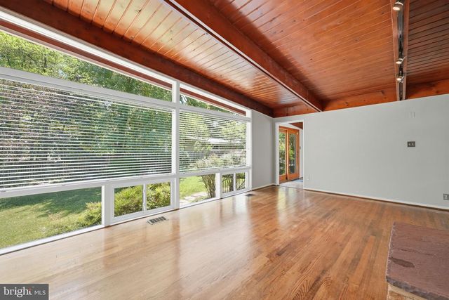 3005 CEDAR HILL RD, Falls Church, VA 22042
