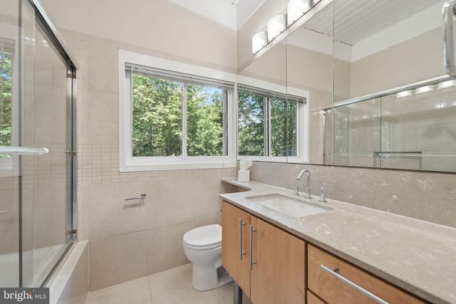 3005 CEDAR HILL RD, Falls Church, VA 22042