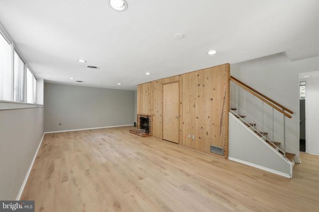 3005 CEDAR HILL RD, Falls Church, VA 22042