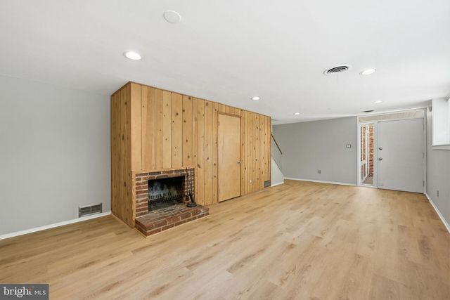 3005 CEDAR HILL RD, Falls Church, VA 22042